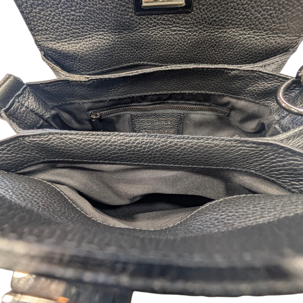 Viola Castellani Italian grain leather crossbody bag W 3 Inside pockets. 11X7x5 - Picture 15 of 16